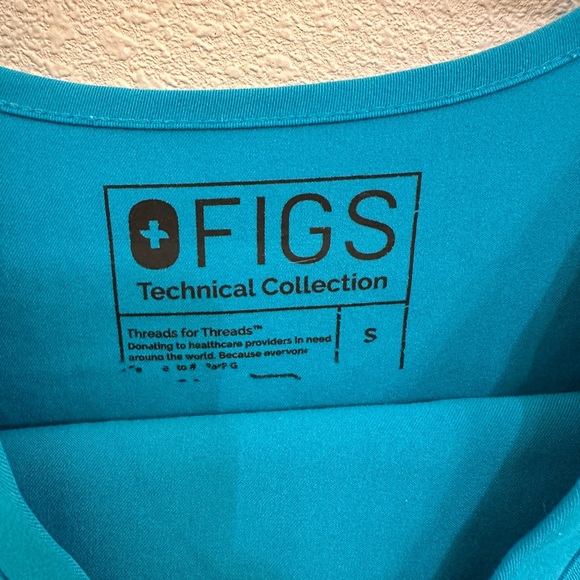 FIGS uniform - Picture 3 of 4